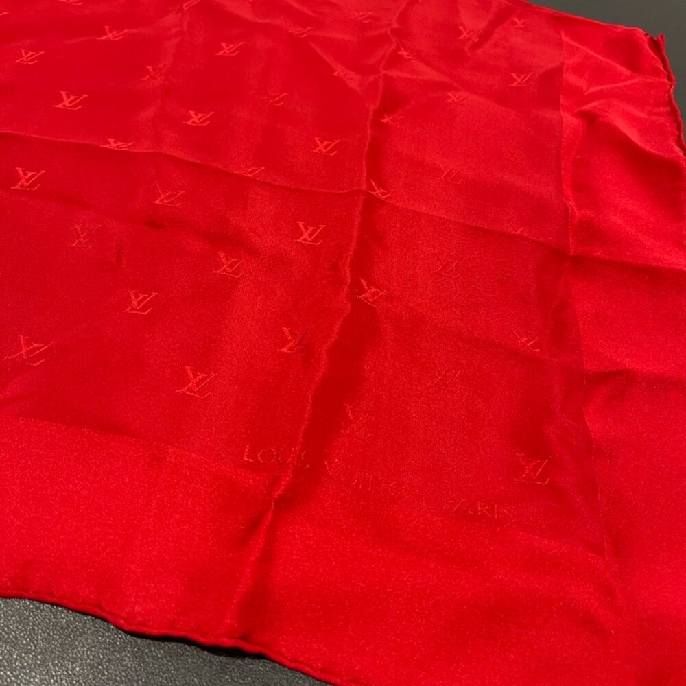 Louis Vuitton 100% Silk Scarf Monogram Red (C72960)